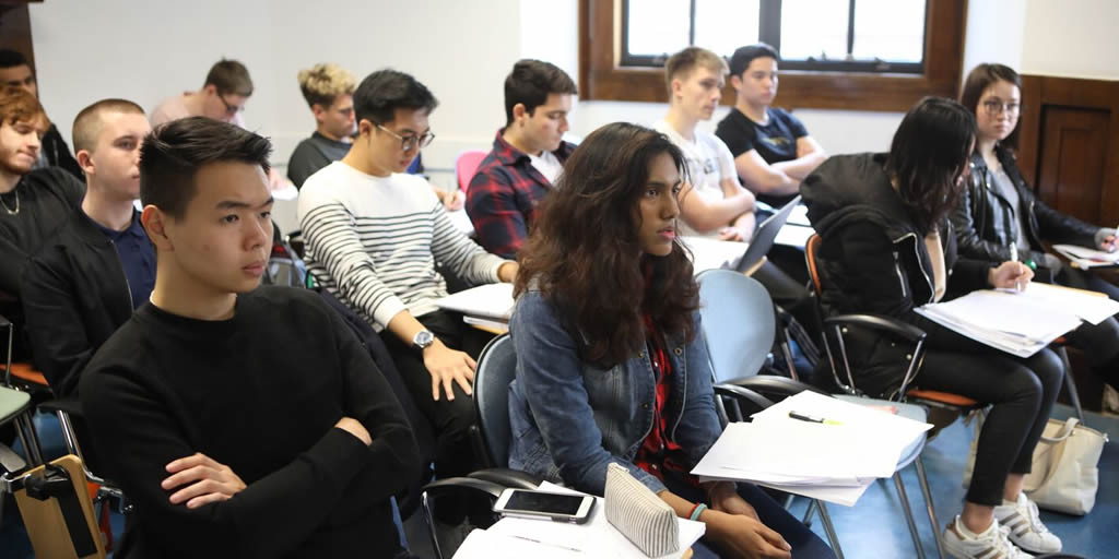Photo</h5> Economics Teaching LSE Bynder